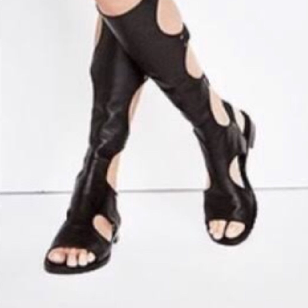 Gladiator sandals 🖤